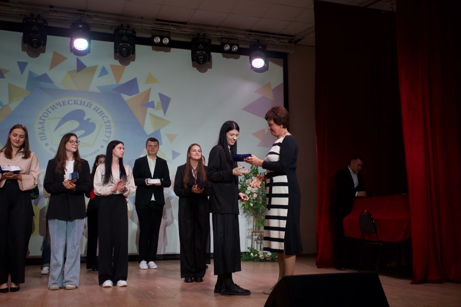 В педагогическом институте первокурсников посвятили в студенты